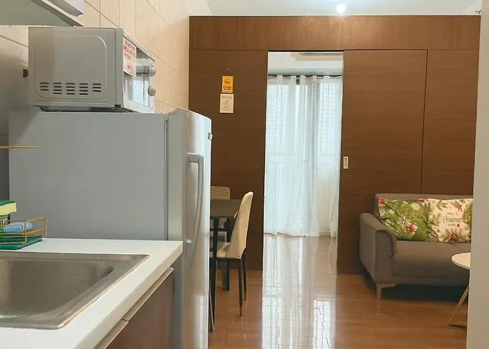 Skyline Serenity At 52f & Cozy Makati Views Apartment