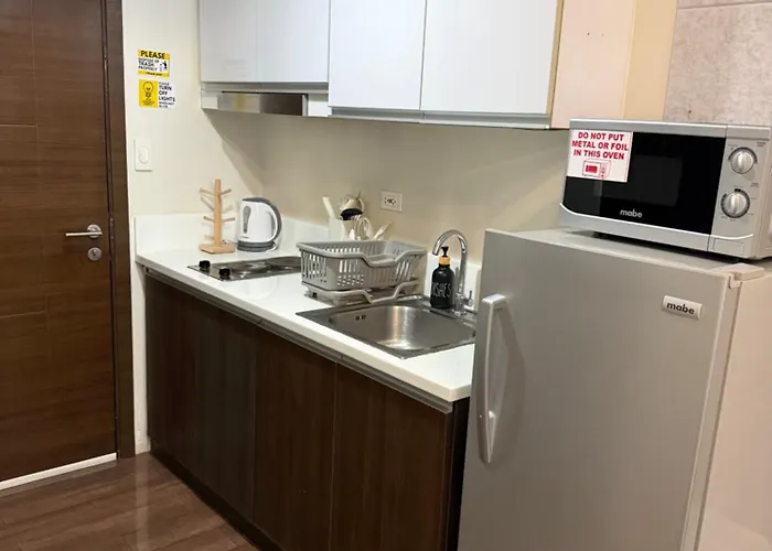 Skyline Serenity At 52f & Cozy Makati Views Apartment Manila